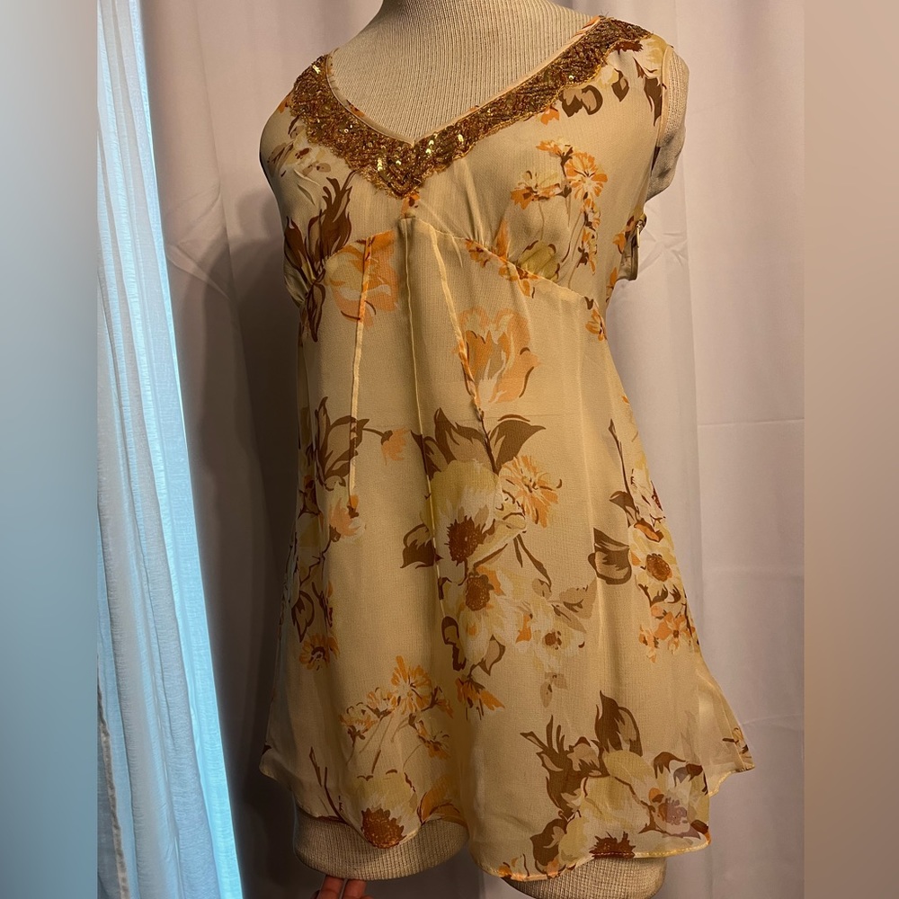 NWT Banana Republic Women’s Cream Floral Sequin Trim Silk Sleeveless Top Sz 8